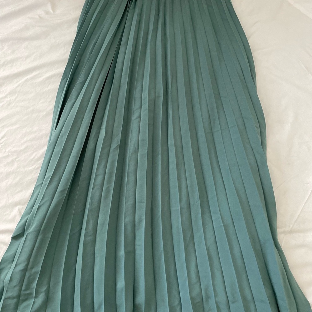 Elegant Green Pleated Skirt